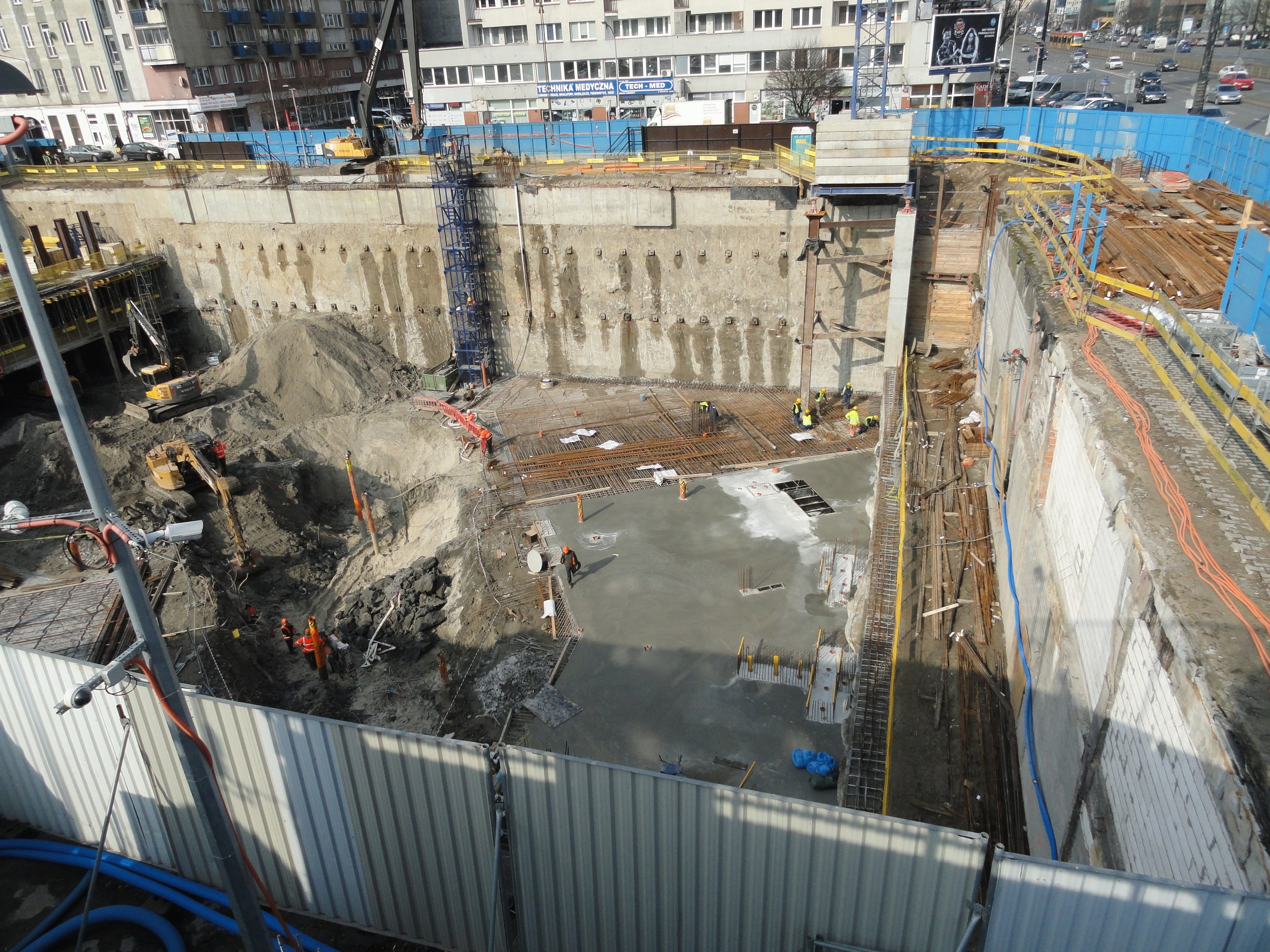 Bohrung 90 Meter Tiefe: Straße Vollständig Geschlossen