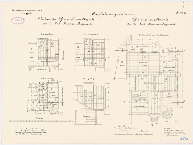 Schwarz-weißer architektonischer Grundriss des ehemaligen Bundeskanzleramts mit detaillierter Raumaufteilung, Fluren und baulichen Elementen.