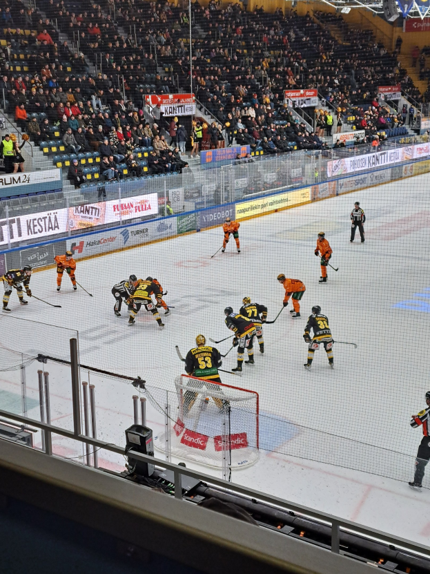 Eisbären Berlin eröffnen die neue Saison mit einem Heimspiel gegen Straubing