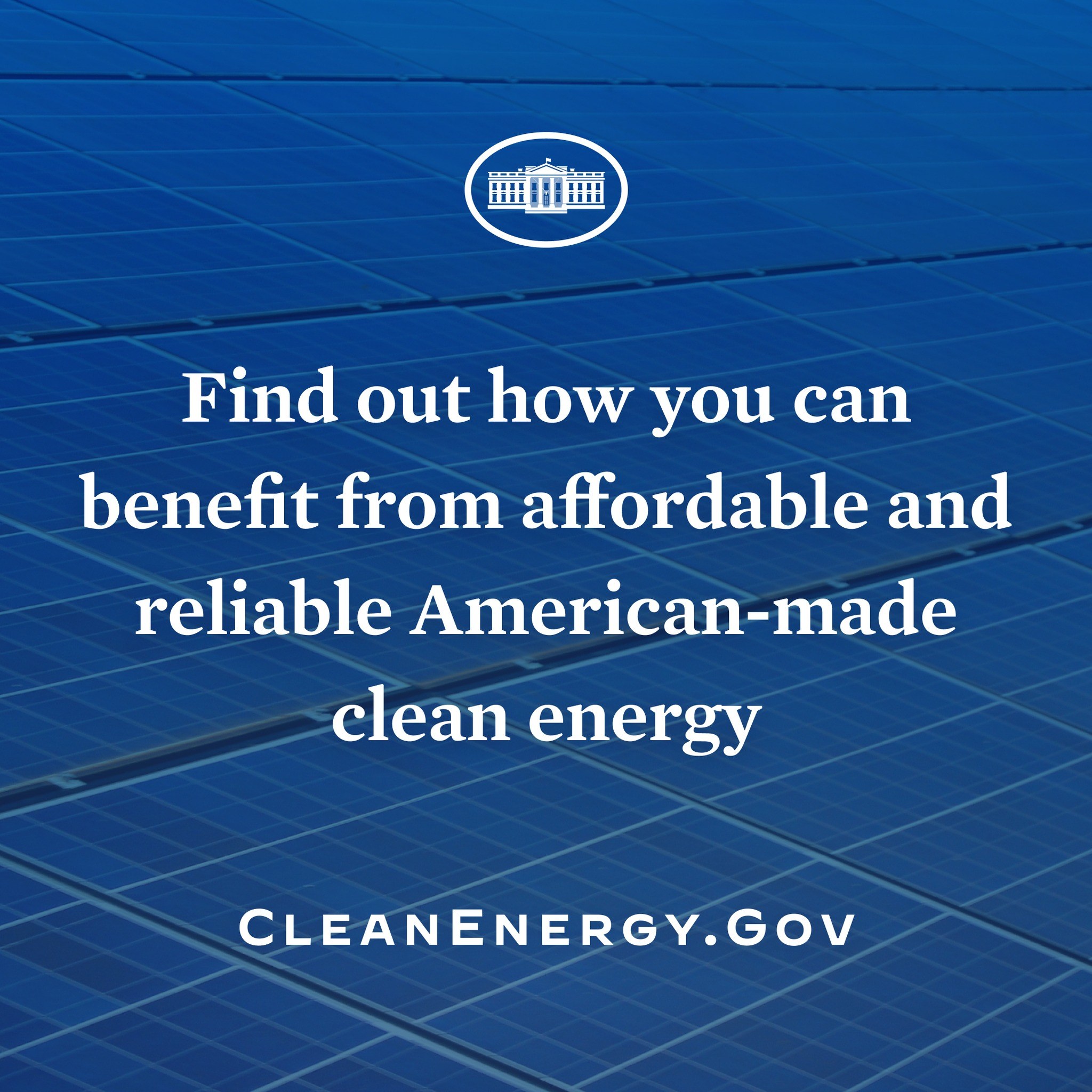 Plakat mit einem blauen Kreis-Logo, das einen weißen Stern enthält, sowie weißen Text, der "Finden Sie heraus, wie Sie von erschwinglicher und zuverlässiger amerikanischer Made Clean Energy profitieren können", und einem hellblauen Hintergrund.